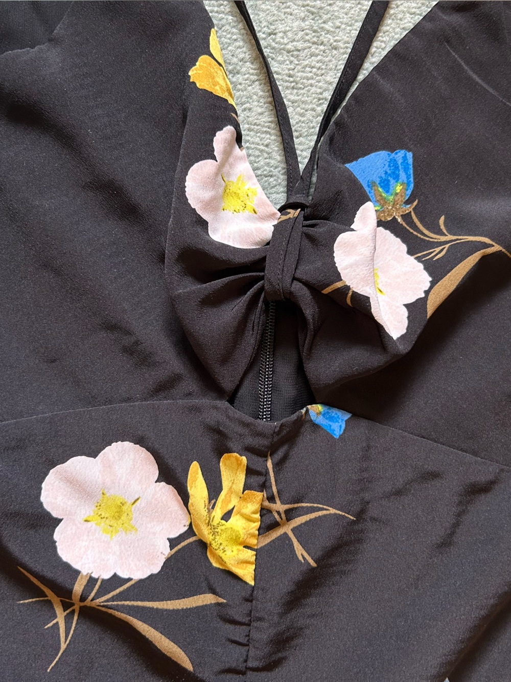 TOPSHOP Floral Black Wide-Leg Jumpsuit with Spaghetti Straps ๐๐ - Picture 3 of 5